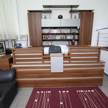 Boutique Global Aparthotel Brassó Kültér fotó