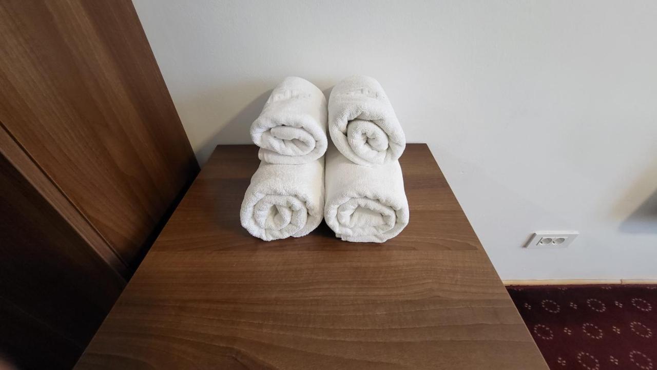 Boutique Global Aparthotel Brassó Kültér fotó