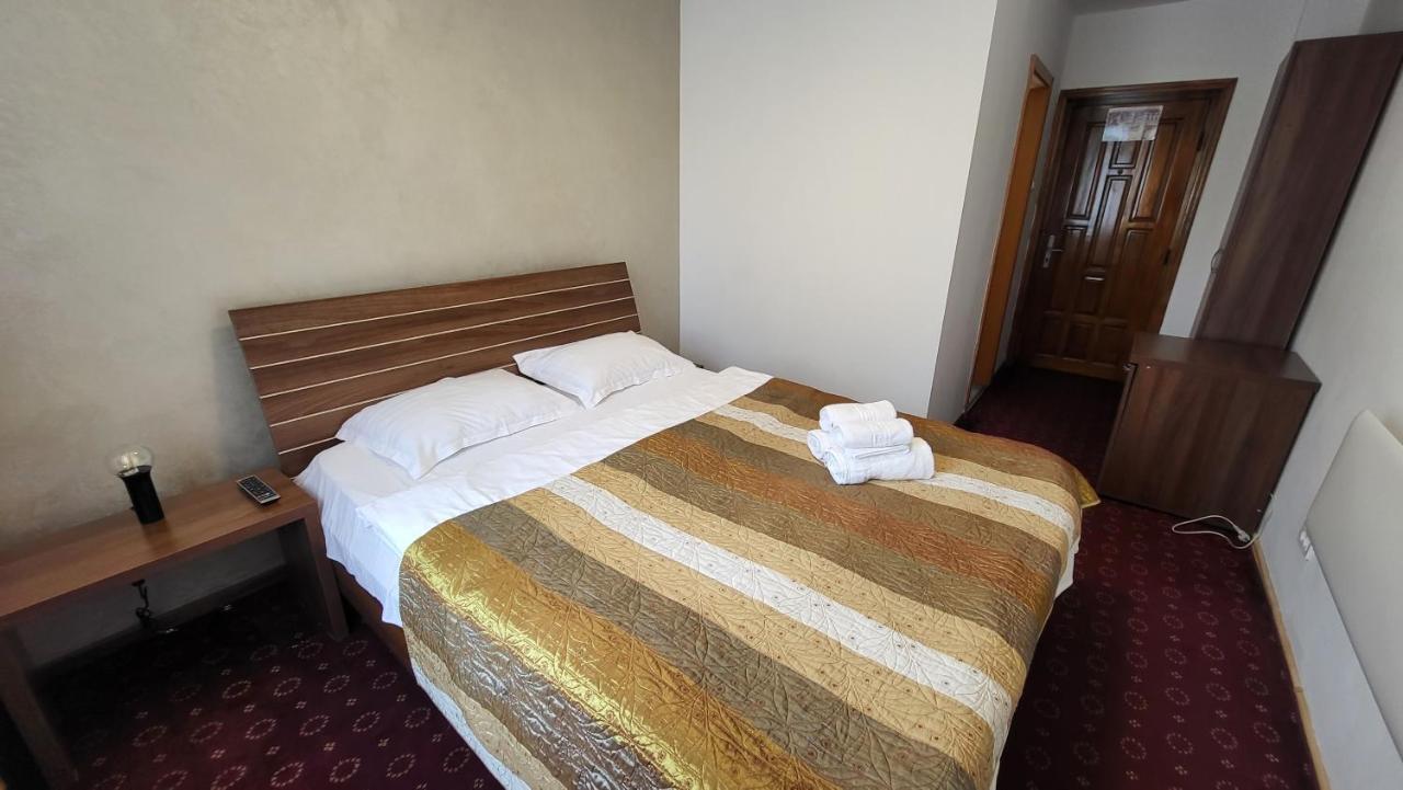 Boutique Global Aparthotel Brassó Kültér fotó