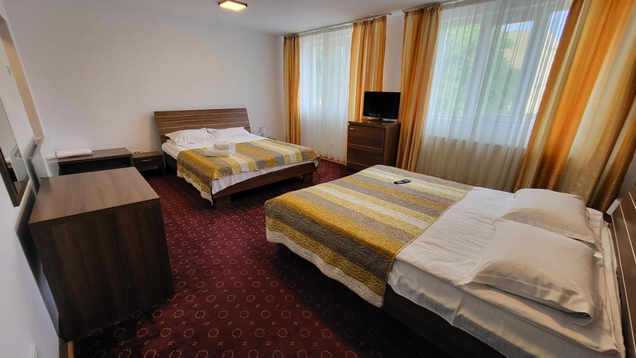 Boutique Global Aparthotel Brassó Kültér fotó